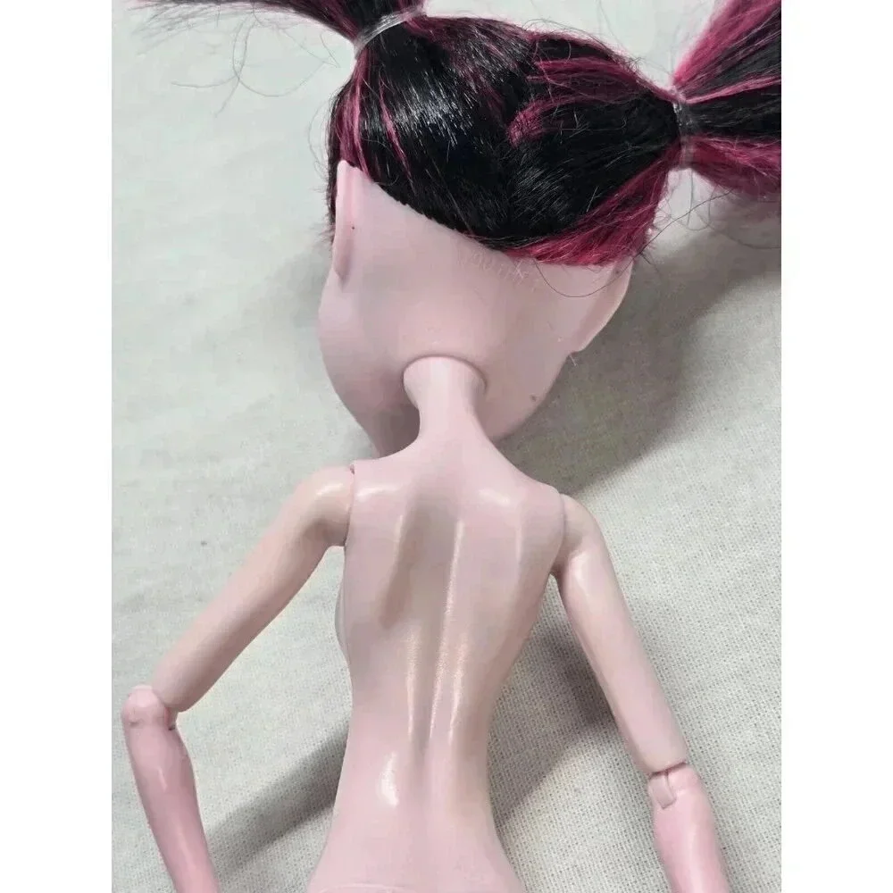 Monster High Dead Tired DRACULAURA Doll- Two Right Hands- Nude- READ - Picture 9 of 11